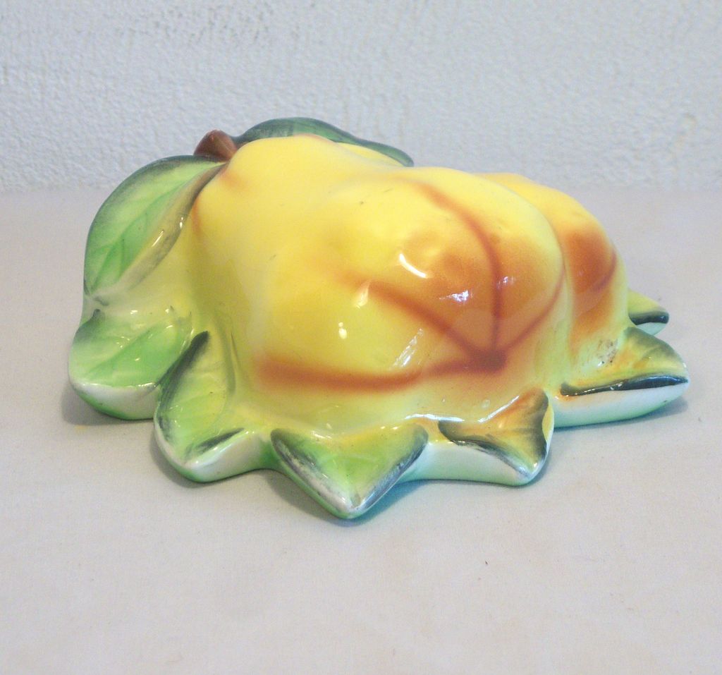 Pair of Pears Wall Pocket JAPAN 1950's Pair of Pears Wall Pocket JAPAN 1950's