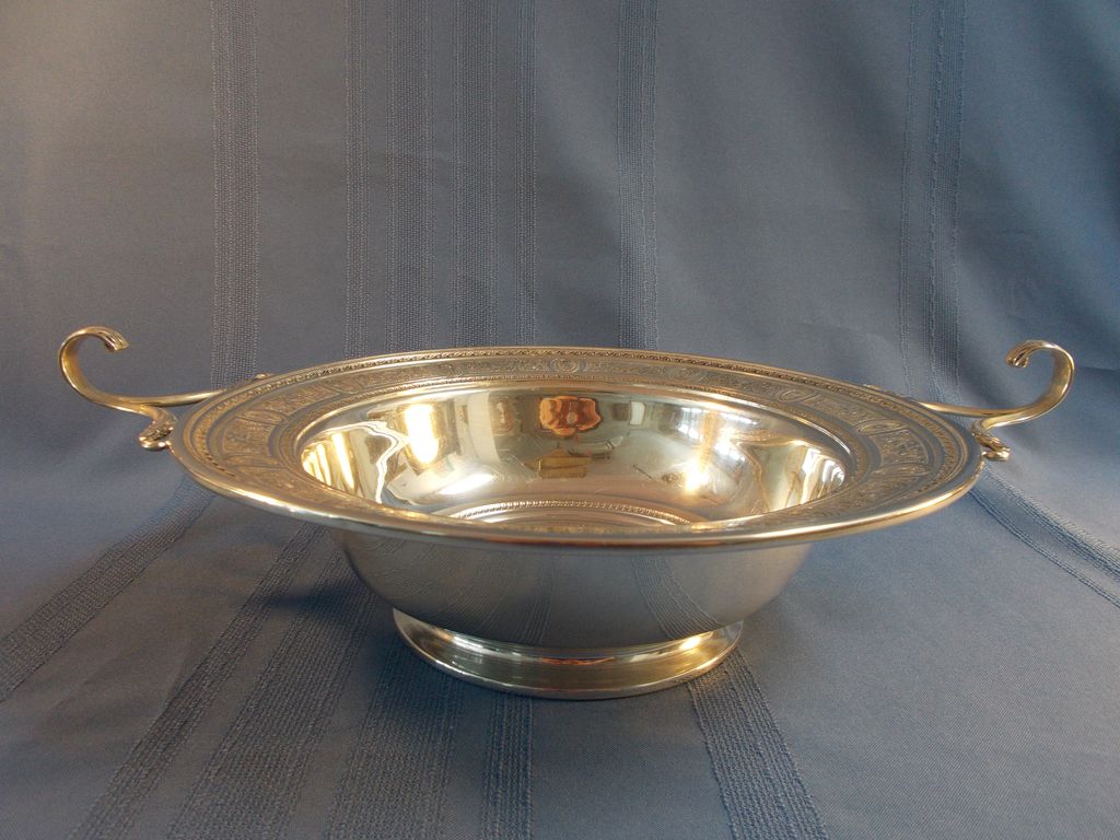 International Silver Wedgwood Round Footed Sterling Centerpiece V50A International Silver Wedgwood Round Footed Sterling Centerpiece V50A