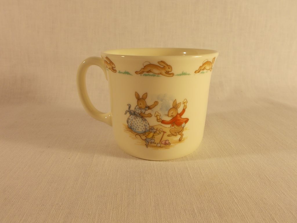 Royal Doulton Bunnykins Mug Puppet Show Royal Doulton Bunnykins Mug Puppet Show
