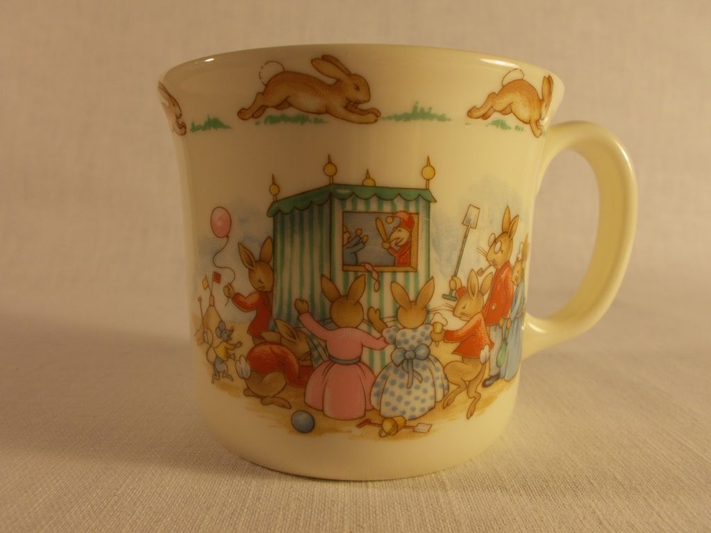 Royal Doulton Bunnykins Mug Puppet Show Royal Doulton Bunnykins Mug Puppet Show