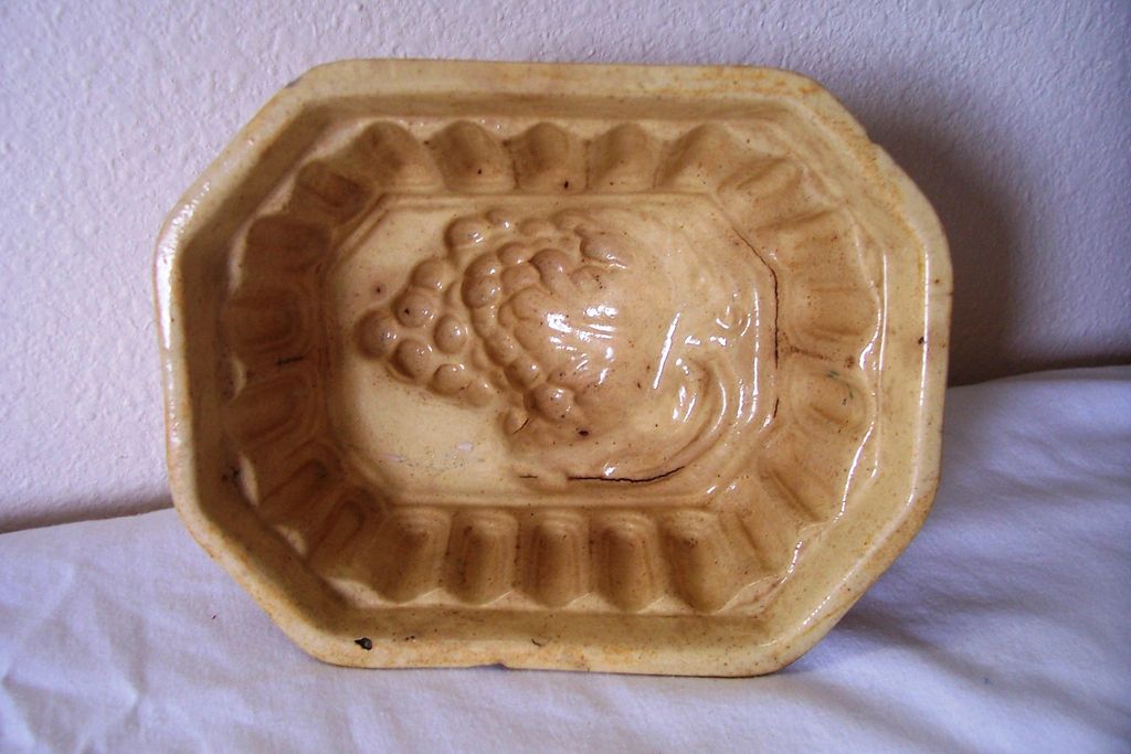 Yellow-Ware Food Mold Yellow-Ware Food Mold