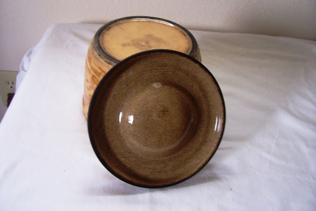 Antique Sponge-Ware Butter Crock Antique Sponge-Ware Butter Crock