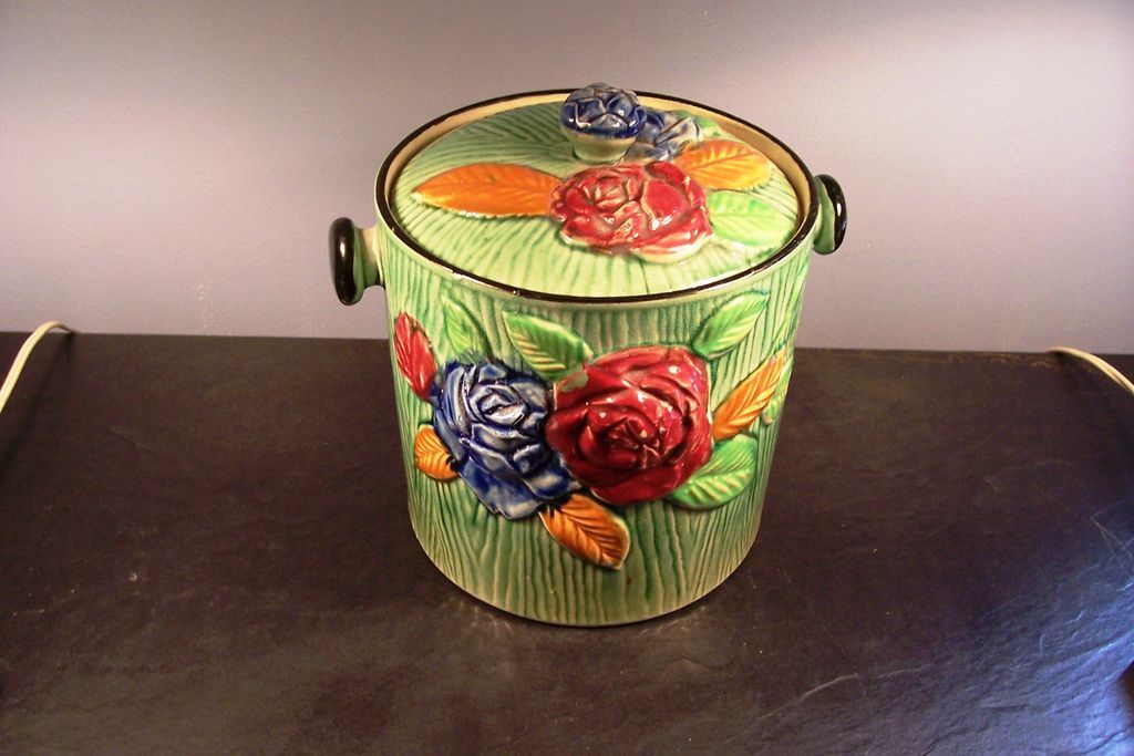 Majolica Biscuit/Cookie Jar circa 1890 Majolica Biscuit/Cookie Jar circa 1890
