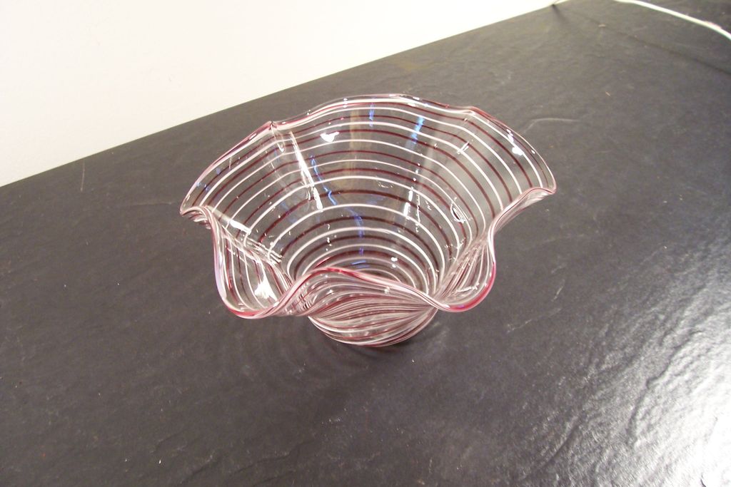 Pair-point Hand Blown Glass Bowl Pair-point Hand Blown Glass Bowl