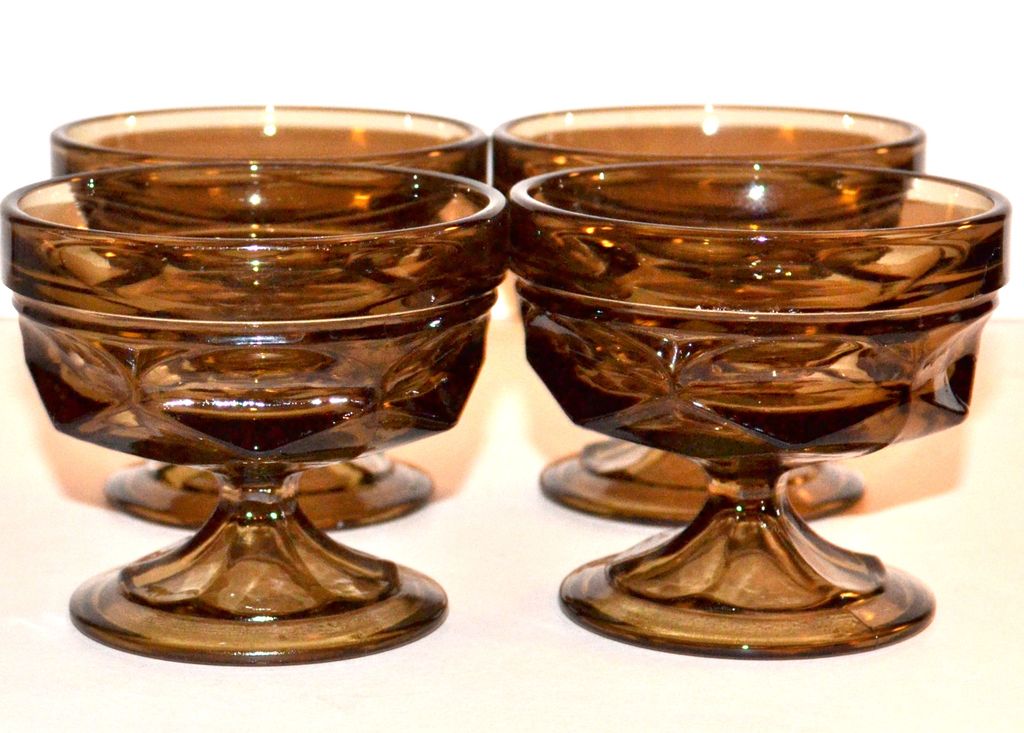 1970s Set of 4 Brown Glass Ice Cream Dishes 1970s Set of 4 Brown Glass Ice Cream Dishes