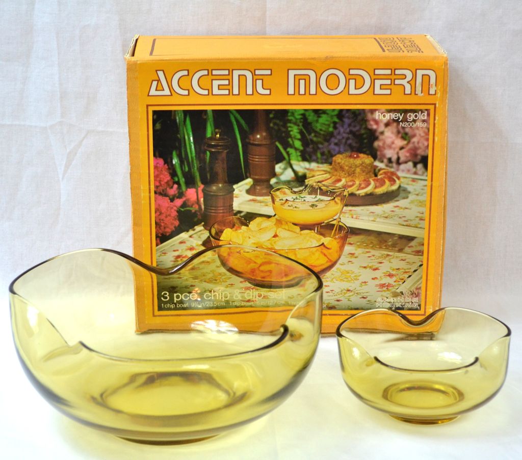 1970s Anchor Hocking ~ Honey Gold Glass Chip N' Dip Set w/ Orig Box 1970s Anchor Hocking ~ Honey Gold Glass Chip N' Dip Set w/ Orig Box