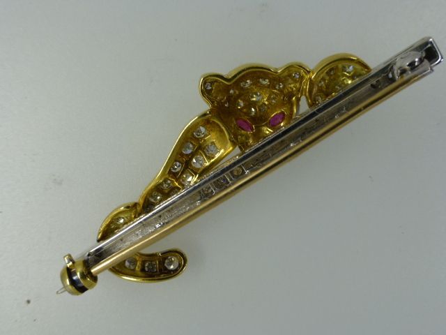 Wonderful Diamond Lion Cub 18k Gold Brooch Wonderful Diamond Lion Cub 18k Gold Brooch