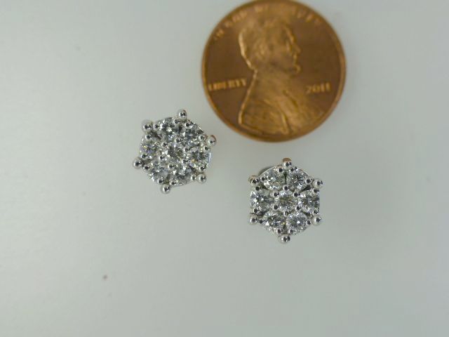 Fine Diamond Cluster 18k Ear Studs Fine Diamond Cluster 18k Ear Studs