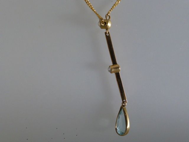 Fine Aquamarine Drop and seed Pearl Gold Pendent Fine Aquamarine Drop and seed Pearl Gold Pendent
