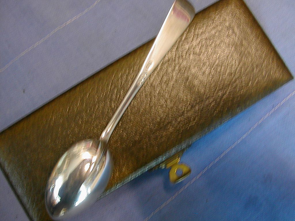Single cased ENGLISH silver spoon Single cased ENGLISH silver spoon