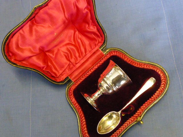 The most wonderful Silver Egg Cup & Spoon set Dated 1910 The most wonderful Silver Egg Cup & Spoon set Dated 1910