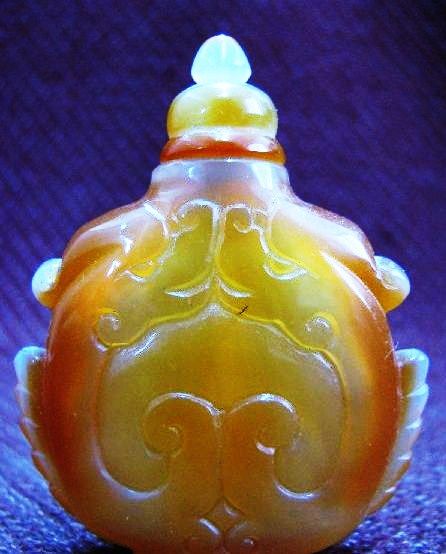 Chinese Carved Agate Snuff Bottle, Double Dragons Chinese Carved Agate Snuff Bottle, Double Dragons