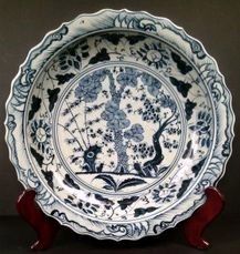 Chinese Blue & White Charger, Three Friends In Winter, Early Qing Dynasty Chinese Blue & White Charger, Three Friends In Winter, Early Qing Dynasty