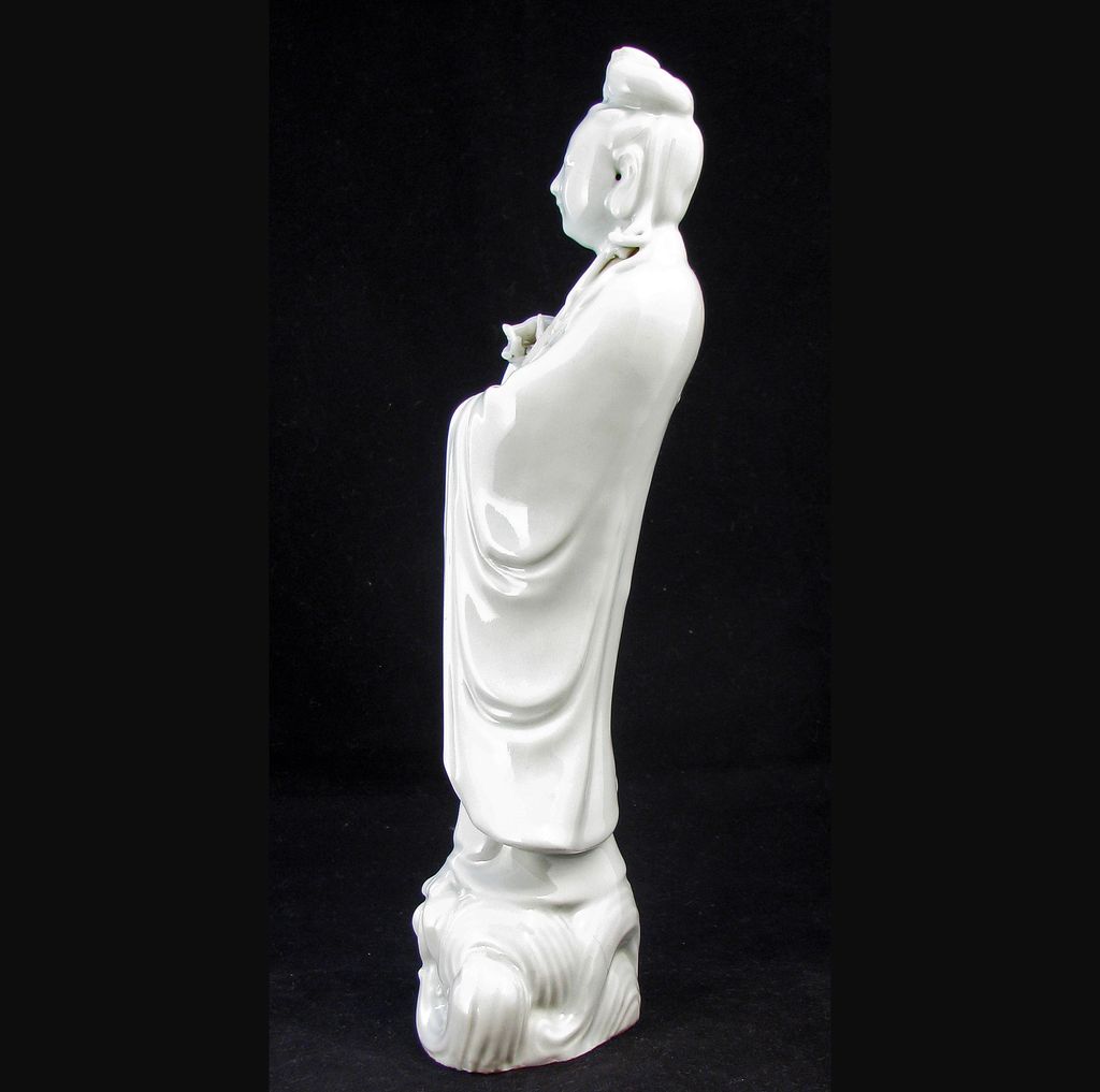 Blanc de Chine Porcelain Figurine of Kuan Yin Blanc de Chine Porcelain Figurine of Kuan Yin