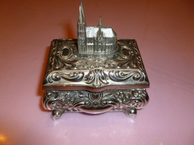 Gothic Style "Koelner Dom" Jewelry Musik Box Germany ca.1950's Gothic Style "Koelner Dom" Jewelry Musik Box Germany ca.1950's