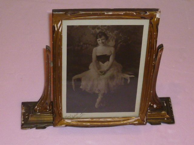 Swiveling Picture Stand "Eastman Kodak Co....New Orleans" Swiveling Picture Stand "Eastman Kodak Co....New Orleans"