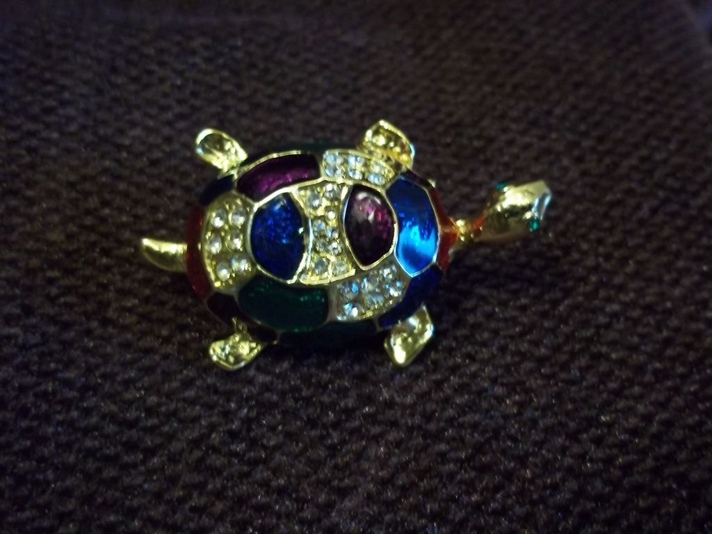 Amazingly Cute Gold Tone Turtle Pin Amazingly Cute Gold Tone Turtle Pin