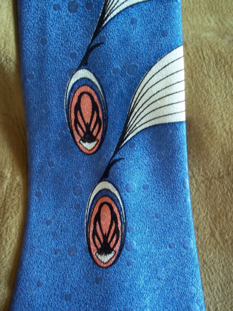 Light Blue w/ Art Deco Style Pattern Vintage Tie Light Blue w/ Art Deco Style Pattern Vintage Tie
