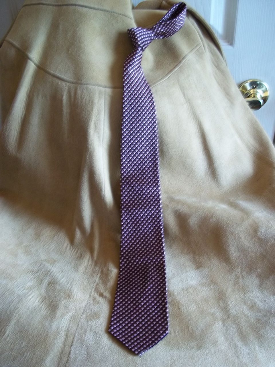 Vintage Silk Brown Tie with Pink Checks Vintage Silk Brown Tie with Pink Checks