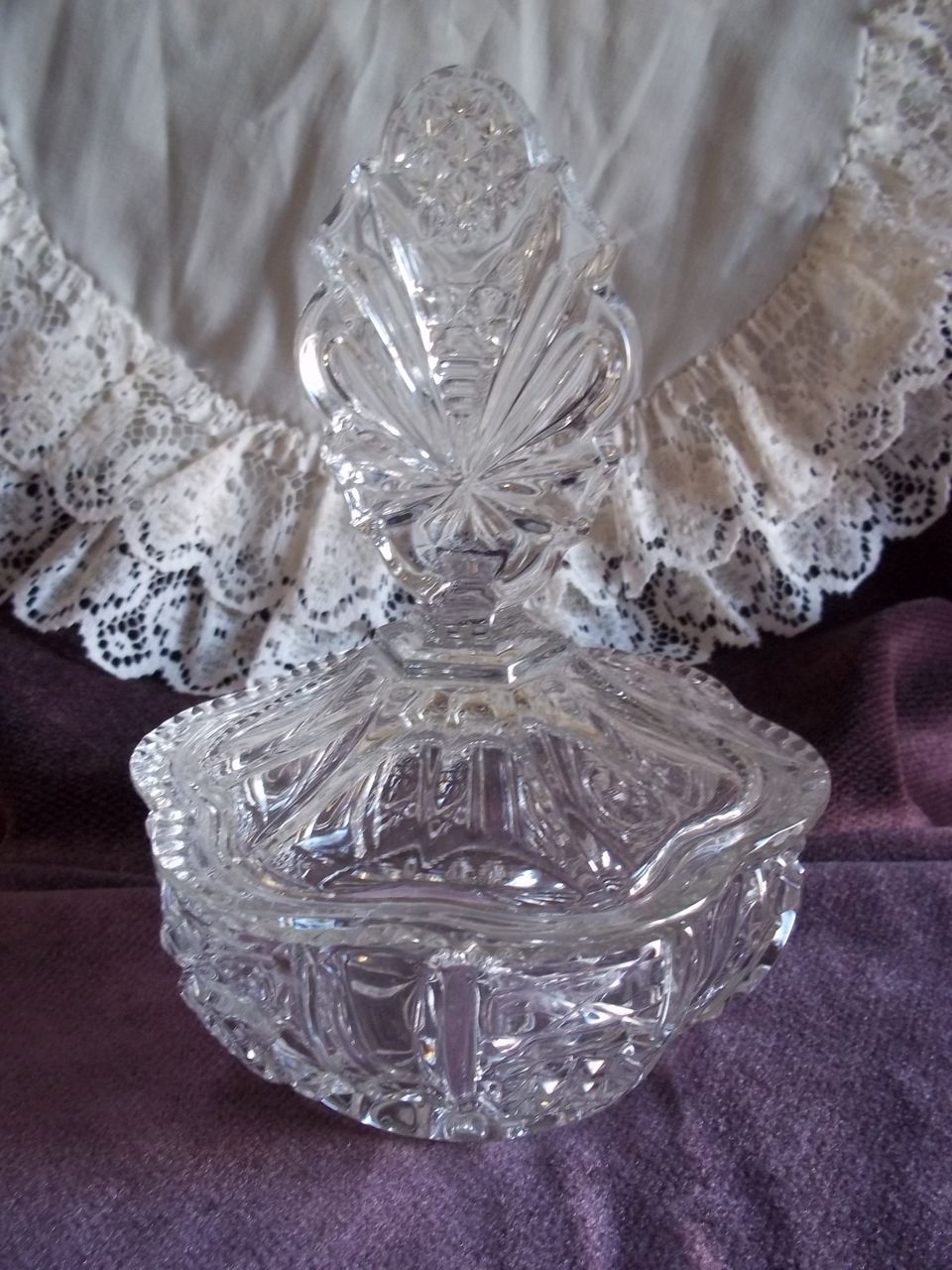 Lead Crystal Glass Candy Bowl / Jewel Box w/ Lid Lead Crystal Glass Candy Bowl / Jewel Box w/ Lid