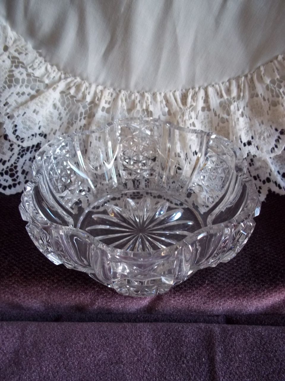 Lead Crystal Glass Candy Bowl / Jewel Box w/ Lid Lead Crystal Glass Candy Bowl / Jewel Box w/ Lid