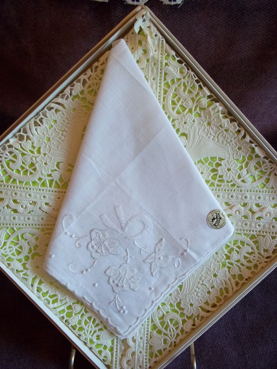 Vintage Nasharr White Embroidered Handkerchief / Hankie Vintage Nasharr White Embroidered Handkerchief / Hankie