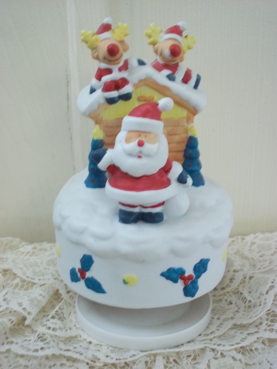 1990 Santa Claus Music Box 'We Wish You A Merry Christmas' 1990 Santa Claus Music Box 'We Wish You A Merry Christmas'