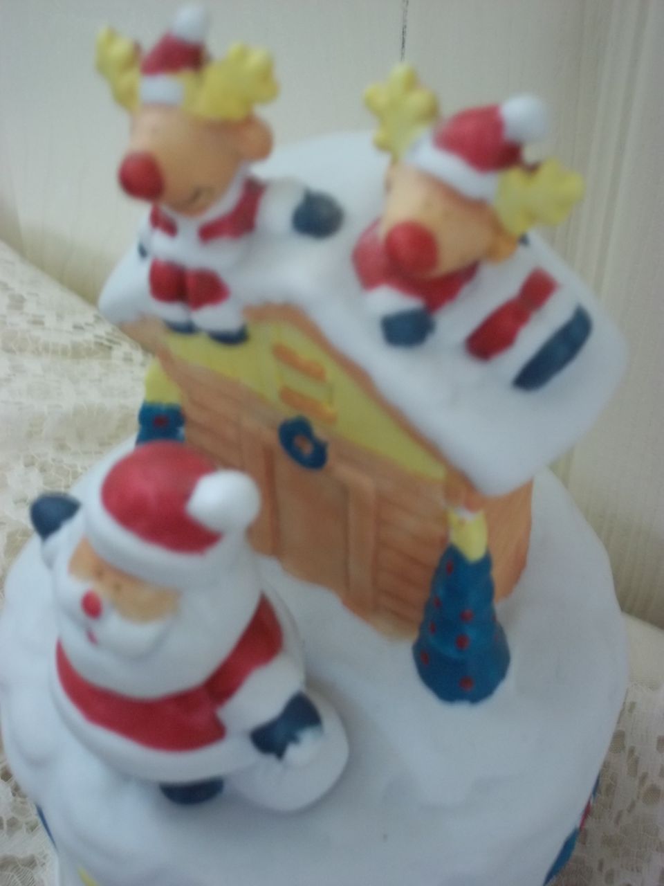 1990 Santa Claus Music Box 'We Wish You A Merry Christmas' 1990 Santa Claus Music Box 'We Wish You A Merry Christmas'