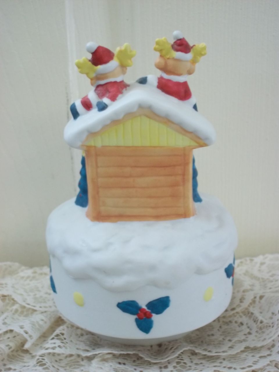 1990 Santa Claus Music Box 'We Wish You A Merry Christmas' 1990 Santa Claus Music Box 'We Wish You A Merry Christmas'
