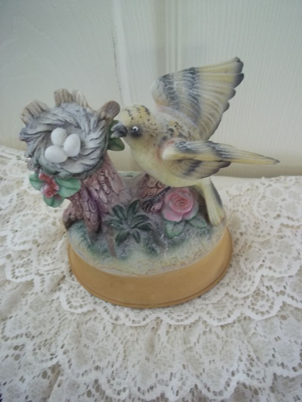 Porcelain Bird Music Box Porcelain Bird Music Box