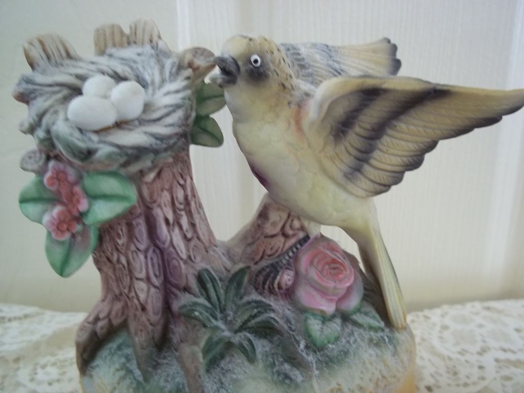 Porcelain Bird Music Box Porcelain Bird Music Box