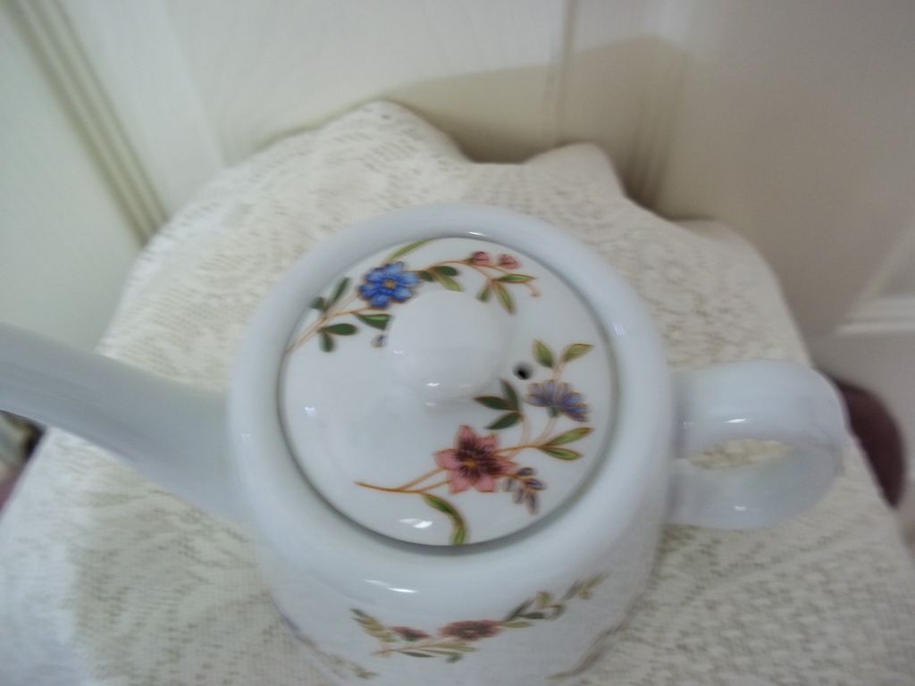 Cordon Bleu Frieda Collection Porcelain Pitcher Cordon Bleu Frieda Collection Porcelain Pitcher