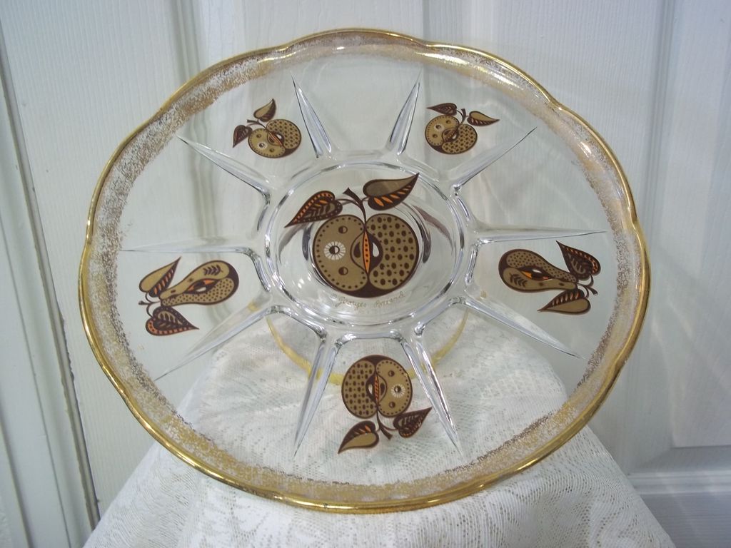 Vintage Glass Cake Dish on Pedestal Vintage Glass Cake Dish on Pedestal