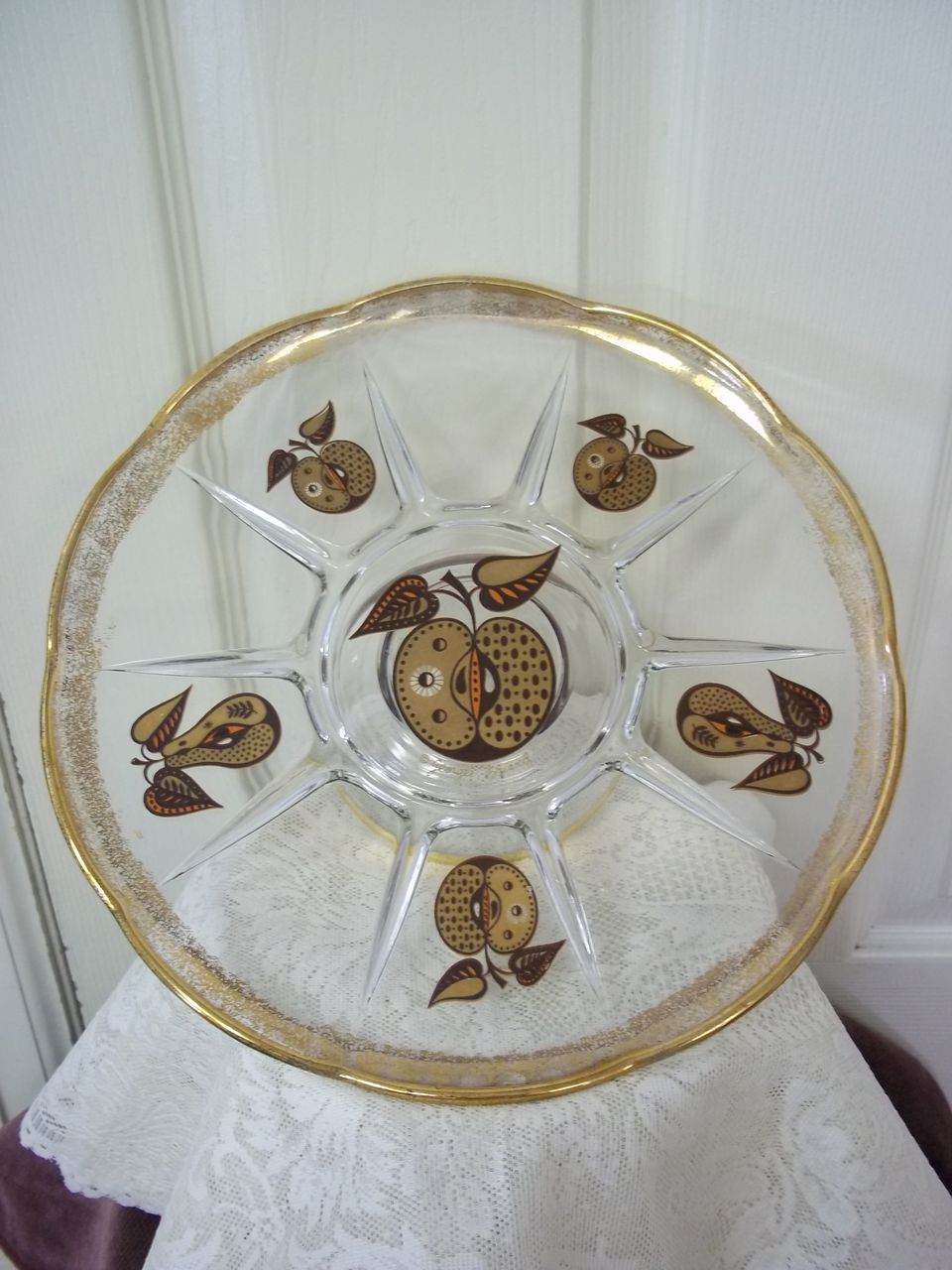 Vintage Glass Cake Dish on Pedestal Vintage Glass Cake Dish on Pedestal