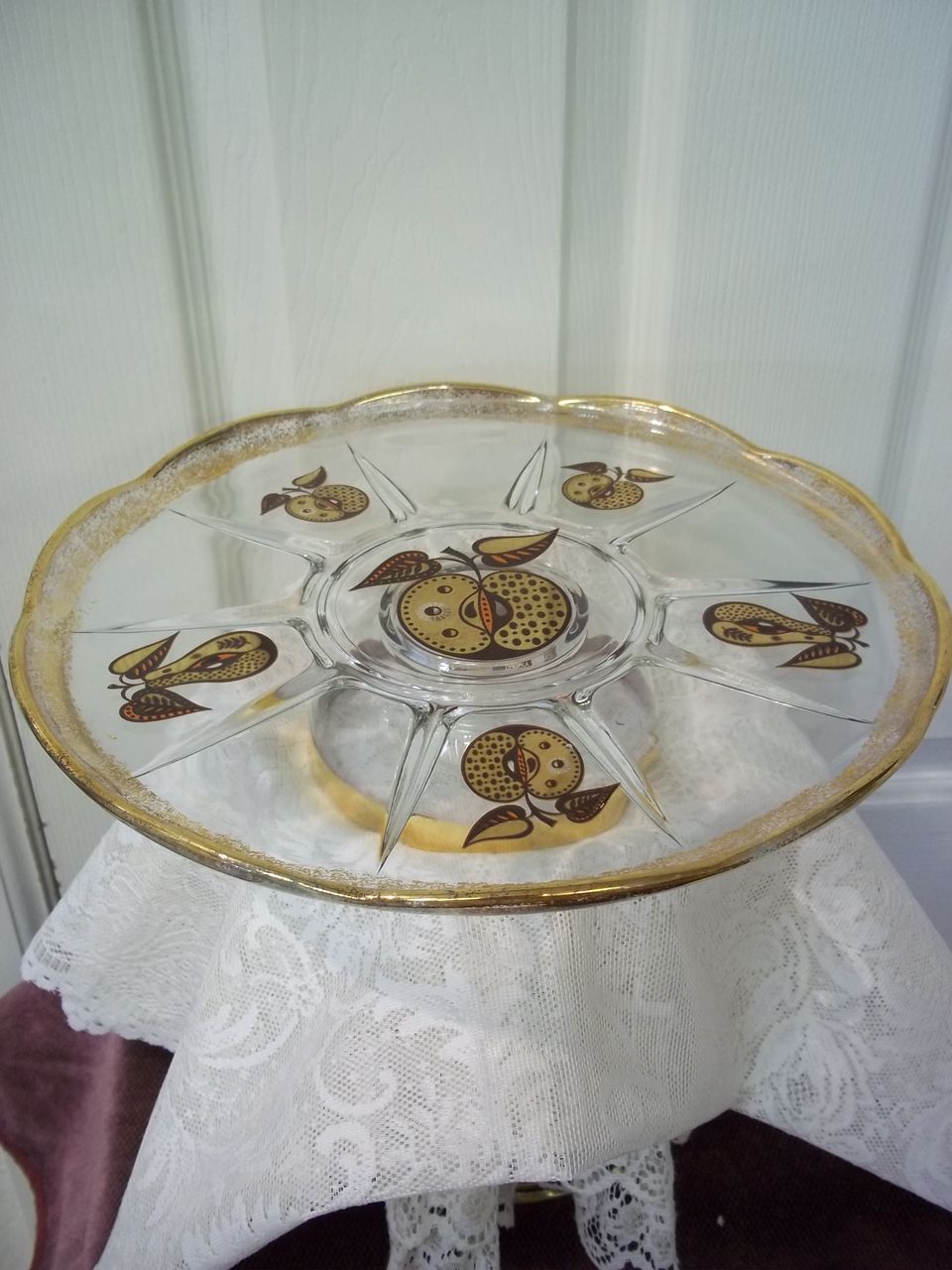 Vintage Glass Cake Dish on Pedestal Vintage Glass Cake Dish on Pedestal