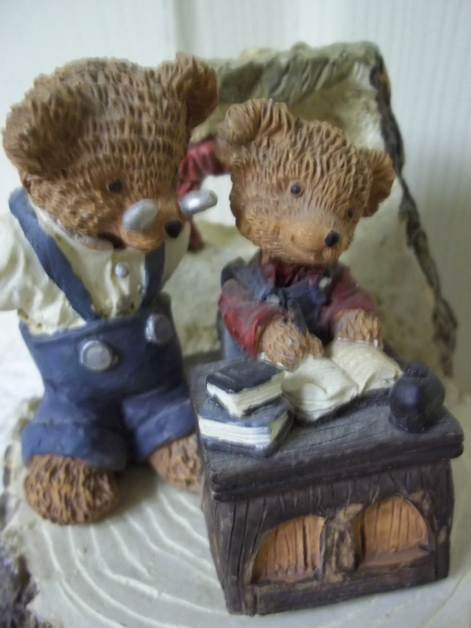 Father and Son Bear Music Box: In the Eyes of Love Father and Son Bear Music Box: In the Eyes of Love