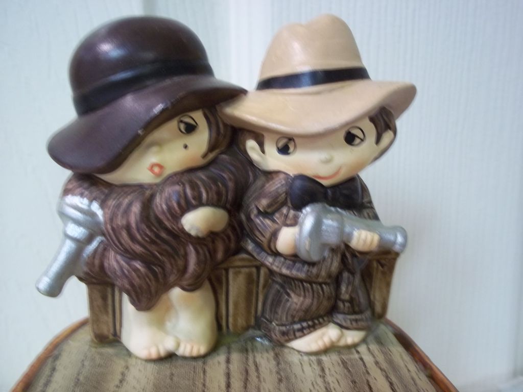 Bonnie and Clyde 'The Razamataz Twenties' Music Box: Chicago Bonnie and Clyde 'The Razamataz Twenties' Music Box: Chicago