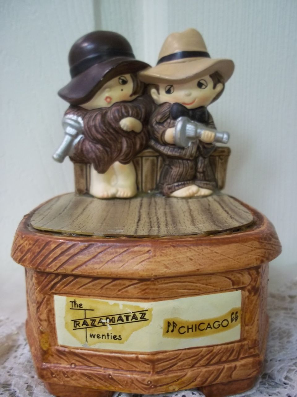 Bonnie and Clyde 'The Razamataz Twenties' Music Box: Chicago Bonnie and Clyde 'The Razamataz Twenties' Music Box: Chicago