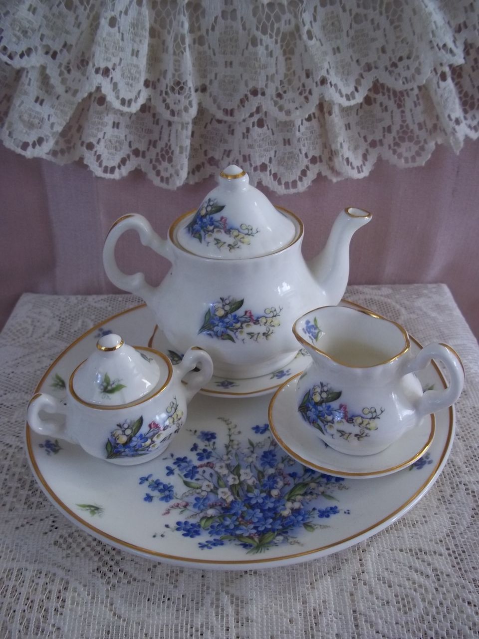 Child's English Fine Bone China Tea Set by Objets d'Art, Yorkshire Child's English Fine Bone China Tea Set by Objets d'Art, Yorkshire