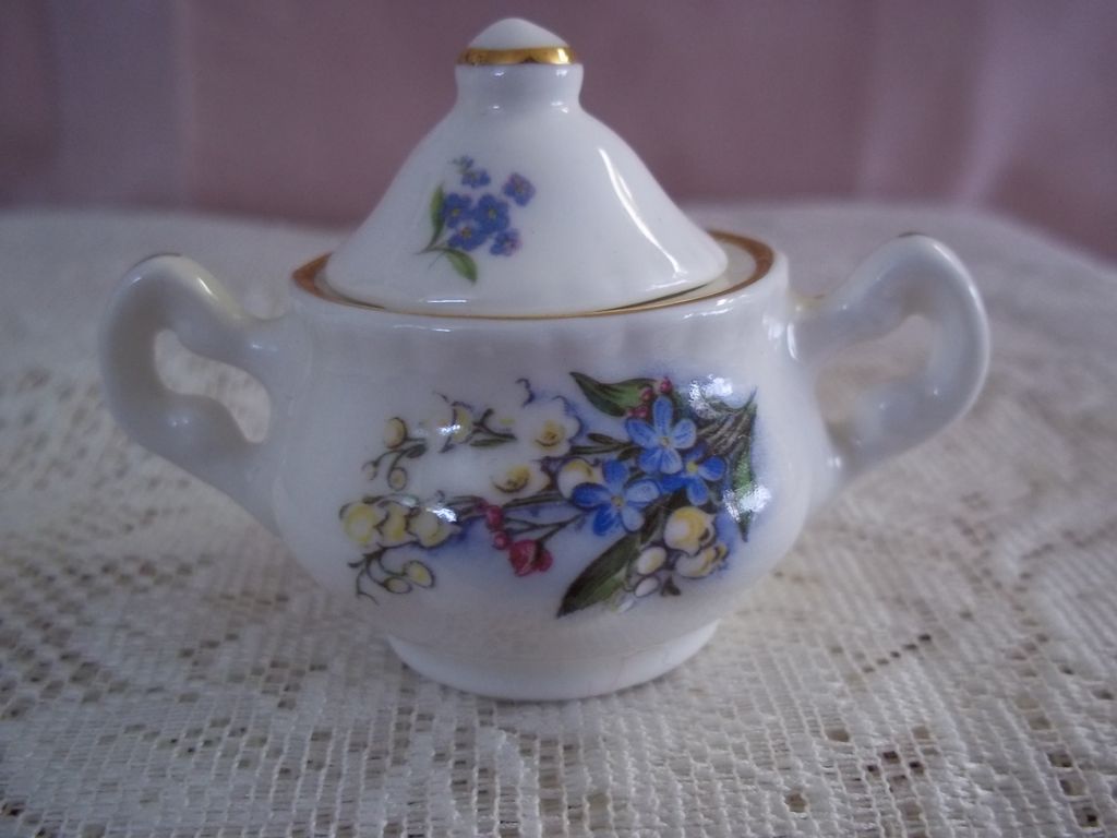 Child's English Fine Bone China Tea Set by Objets d'Art, Yorkshire Child's English Fine Bone China Tea Set by Objets d'Art, Yorkshire
