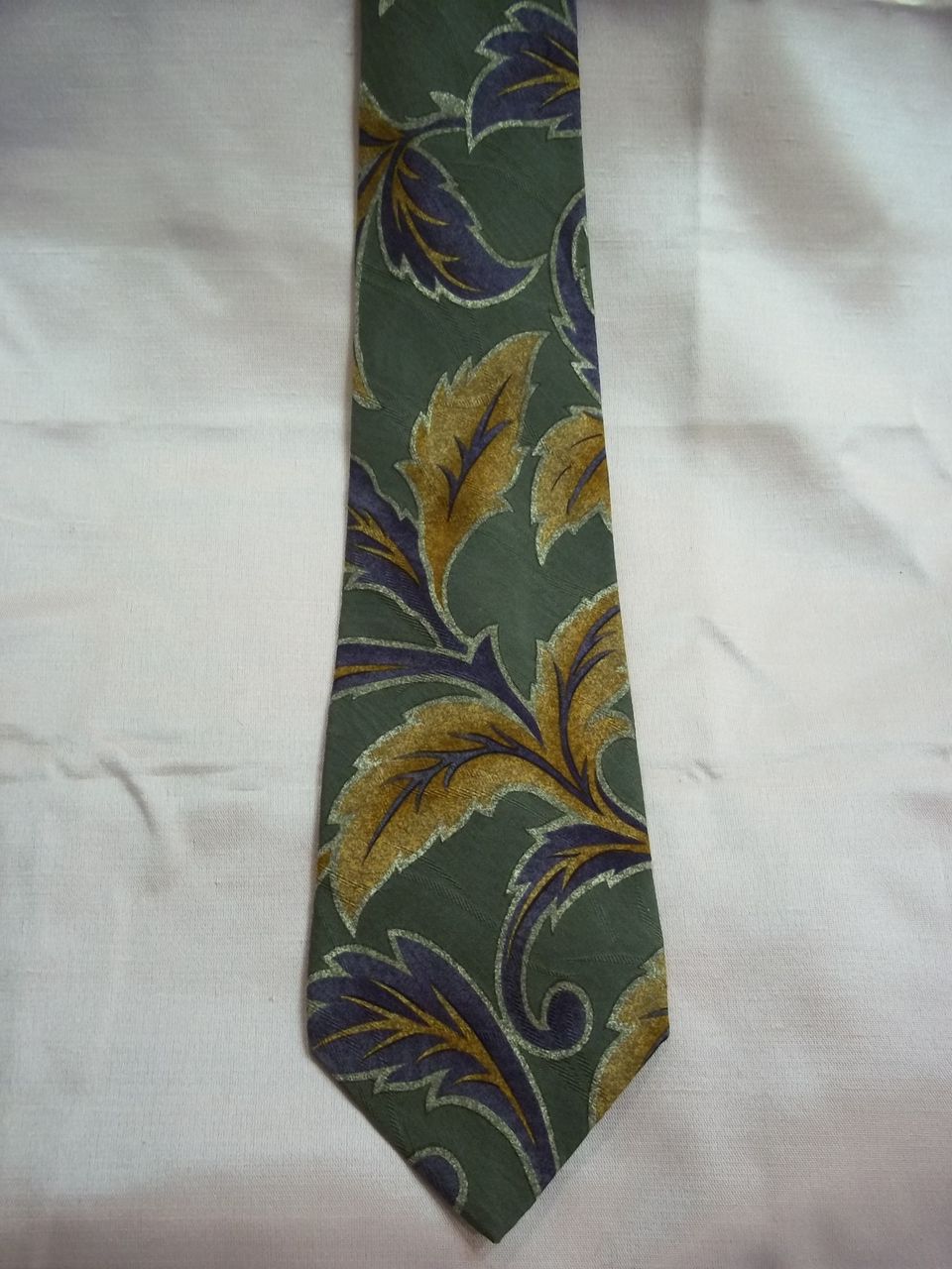 Burberry's of London Pure Silk Vintage Tie Burberry's of London Pure Silk Vintage Tie