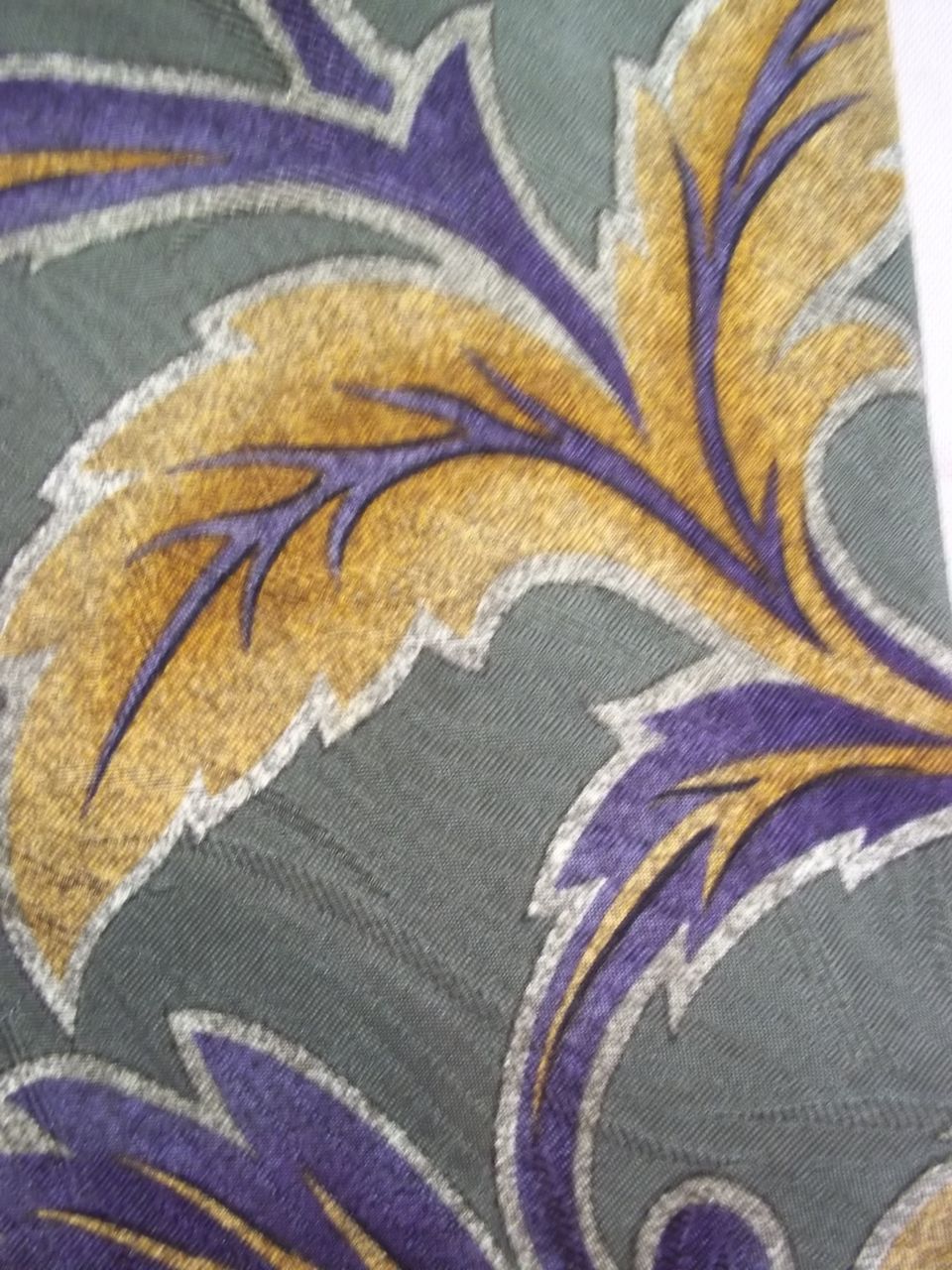 Burberry's of London Pure Silk Vintage Tie Burberry's of London Pure Silk Vintage Tie