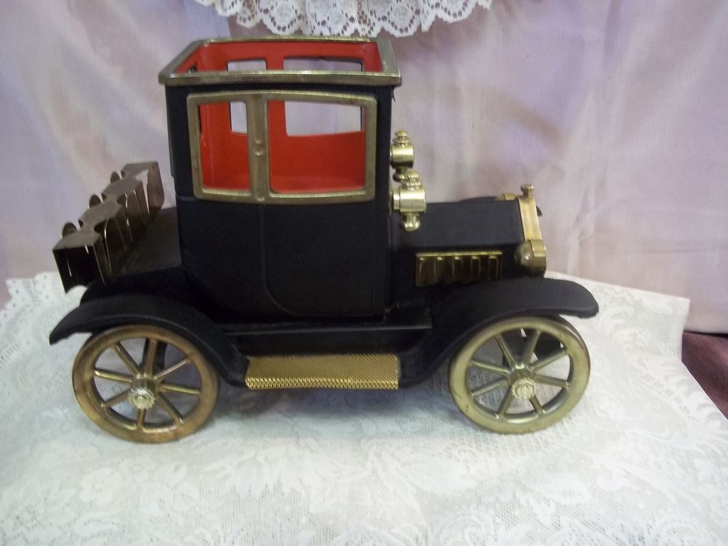 1915 Ford Model T Decanter and Music Box 1915 Ford Model T Decanter and Music Box
