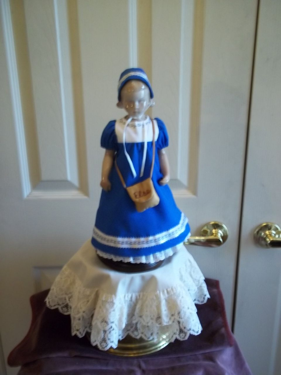 Elsa : Bing and Grondahl Annual Doll Elsa : Bing and Grondahl Annual Doll