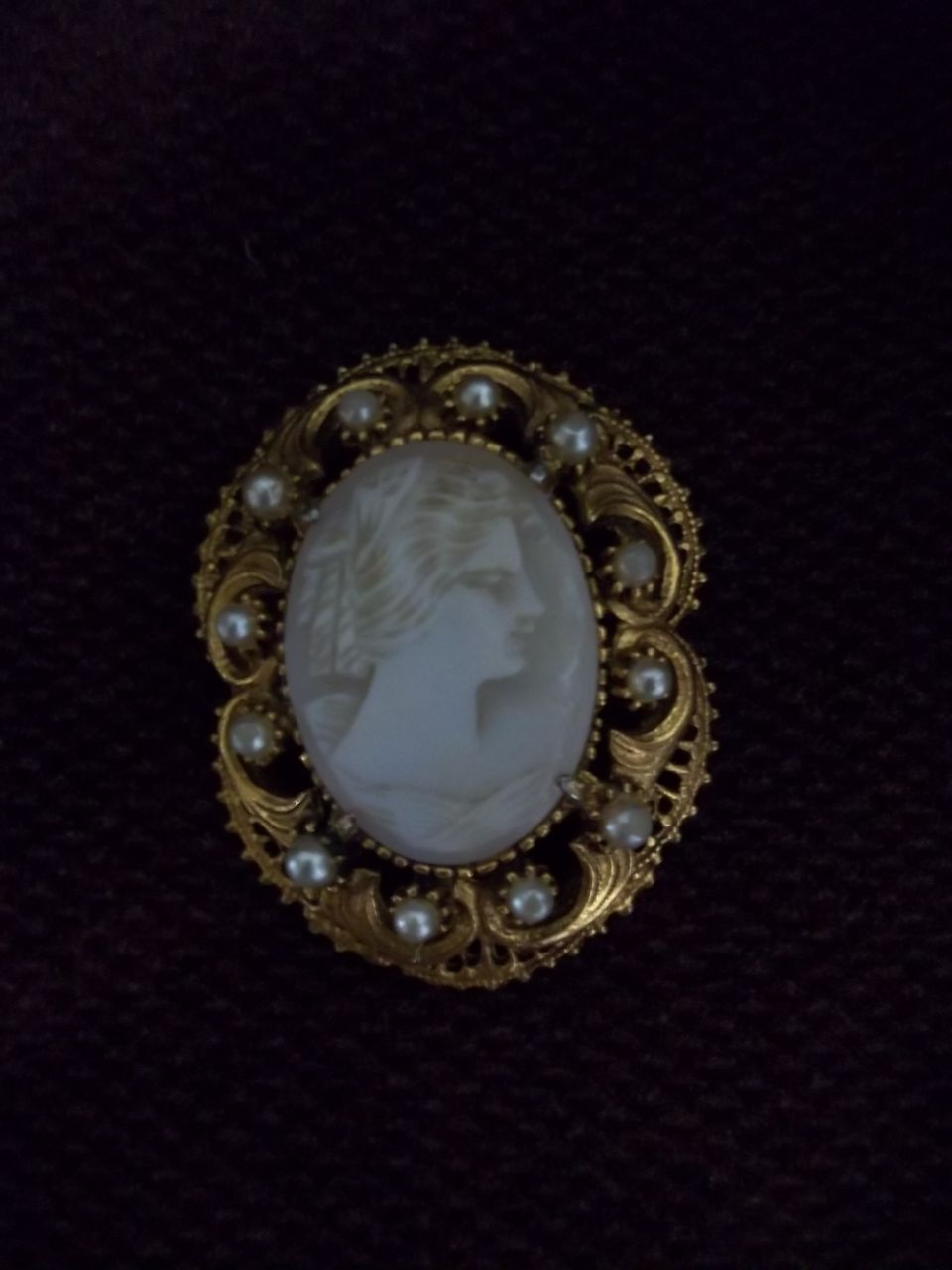Vintage Cameo and Faux Pearl Brooch and Earrings Set Vintage Cameo and Faux Pearl Brooch and Earrings Set