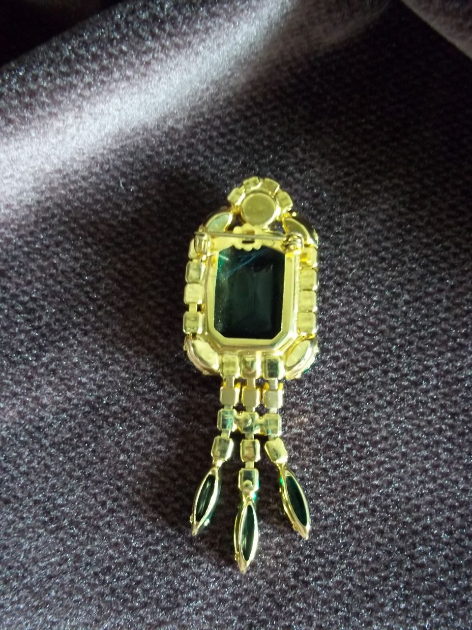 Emerald Green Crystal Brooch and Earrings Set Emerald Green Crystal Brooch and Earrings Set