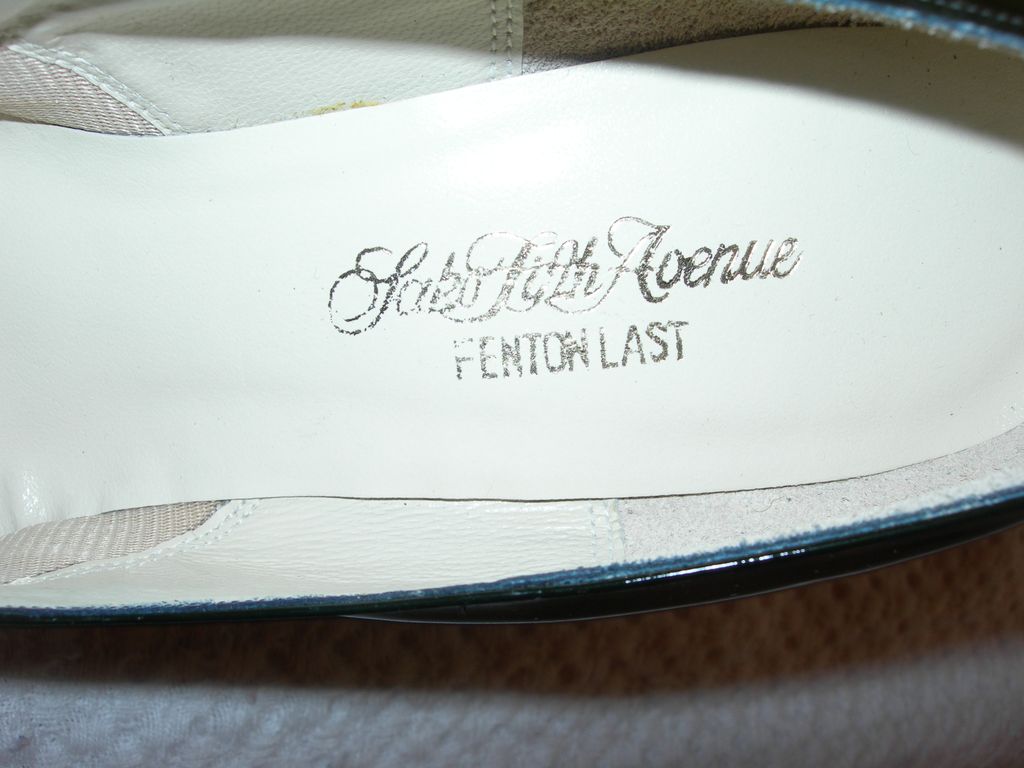 Vintage Saks Fifth Avenue Patent Leather Shoes Vintage Saks Fifth Avenue Patent Leather Shoes