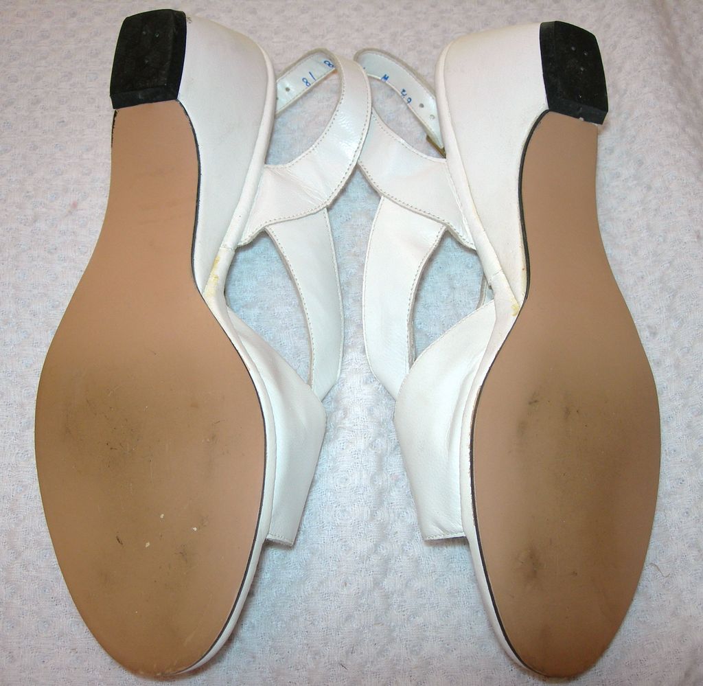 Vintage White "Penaljo" Sandal Vintage White "Penaljo" Sandal
