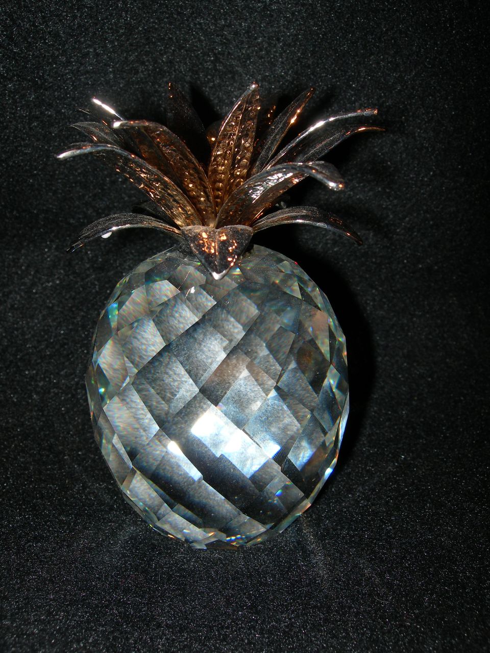 Swarovski Crystal Pineapple with Hammered Rhodium Leaves Swarovski Crystal Pineapple with Hammered Rhodium Leaves
