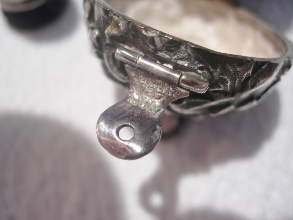 Antique Sterling Silver Egg-Shaped Etui marked George W. Shiebler Antique Sterling Silver Egg-Shaped Etui marked George W. Shiebler